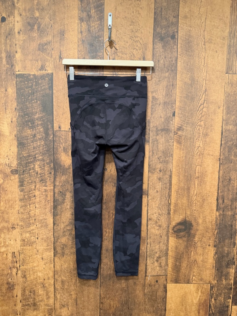 Lululemon Invigorate High-Rise Tight 25"
Incognito Camo Multi Grey size 4 EUC - Picture 3 of 6